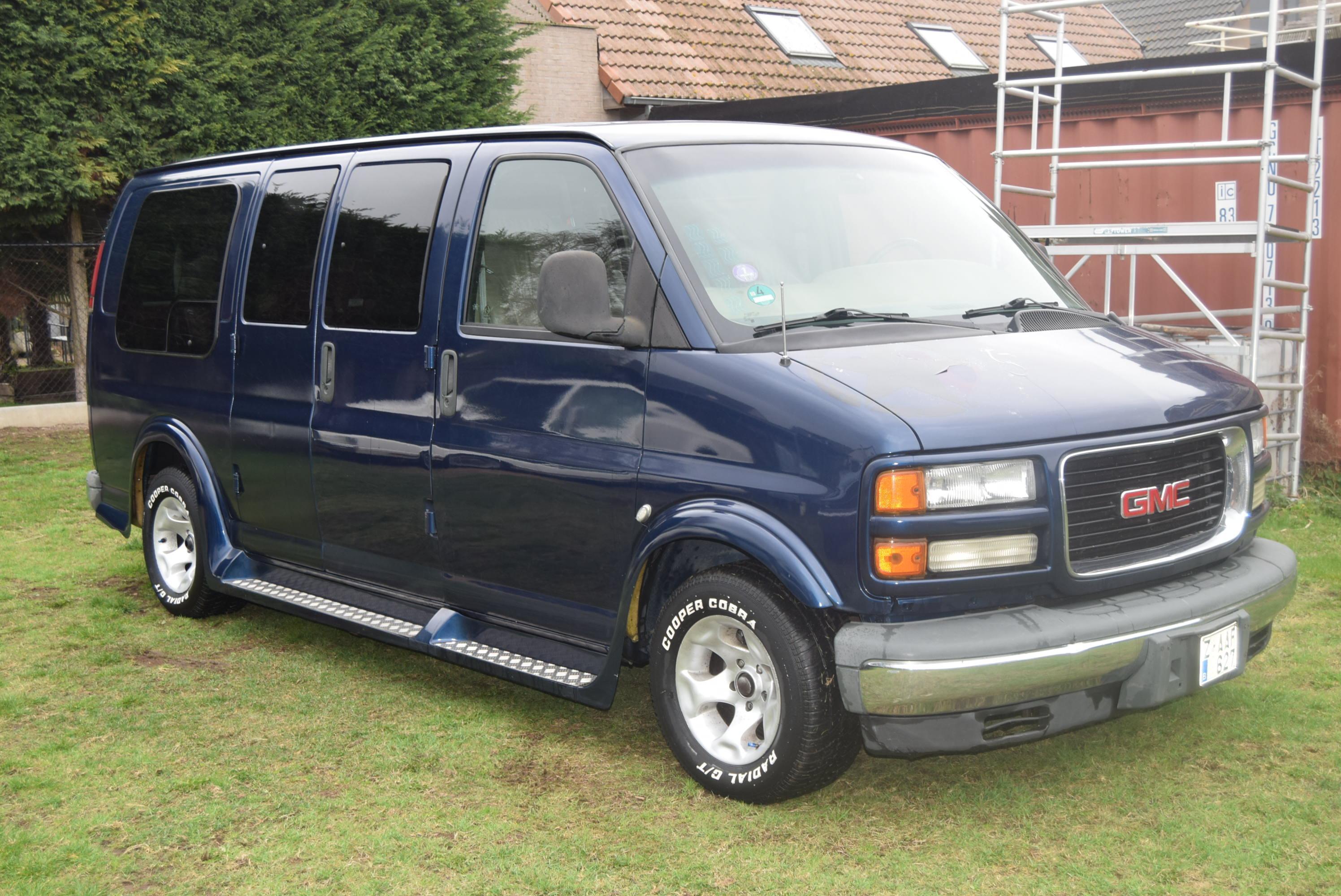 GMC Savana