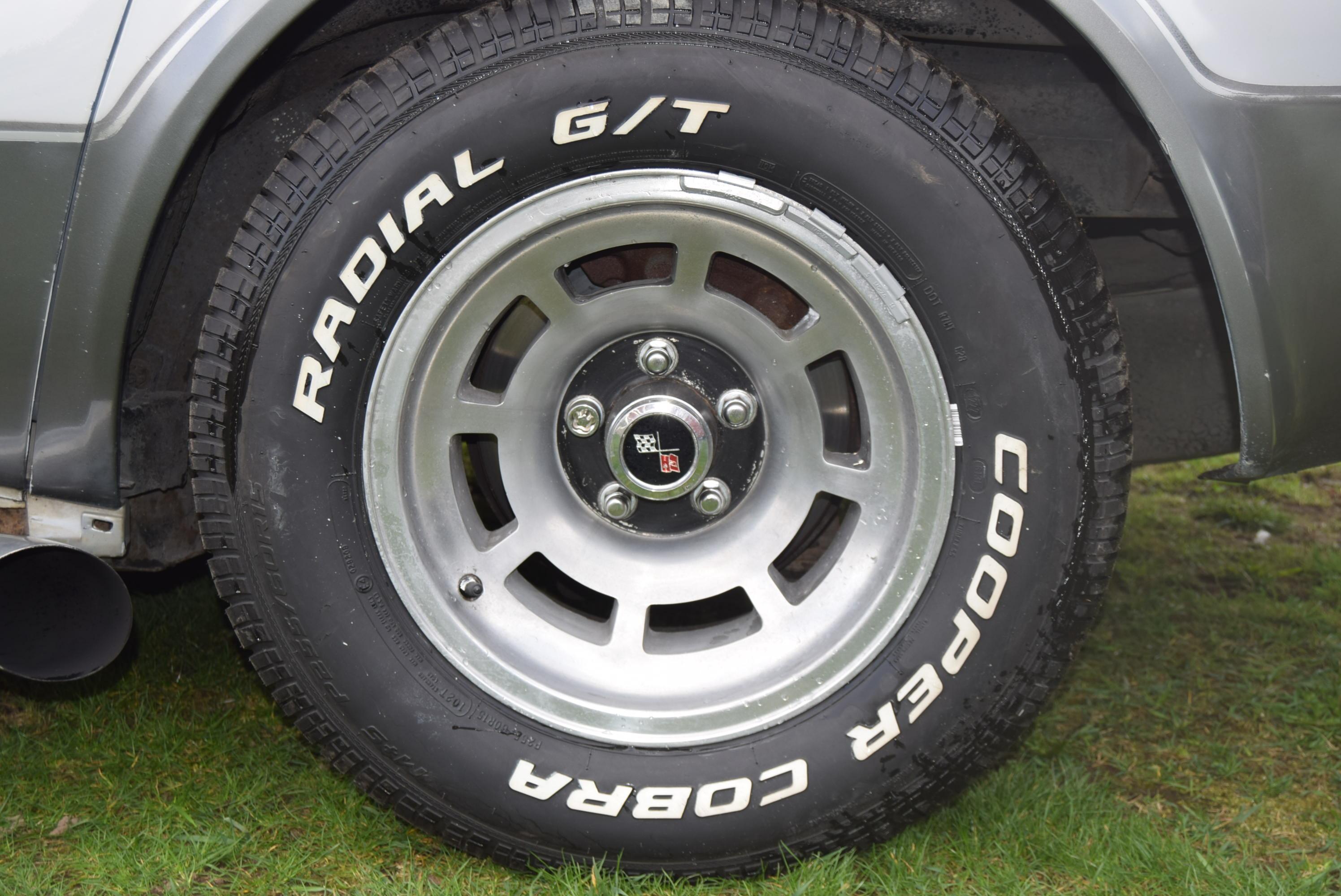 Chevrolet Corvette 5.7L V8 350CU