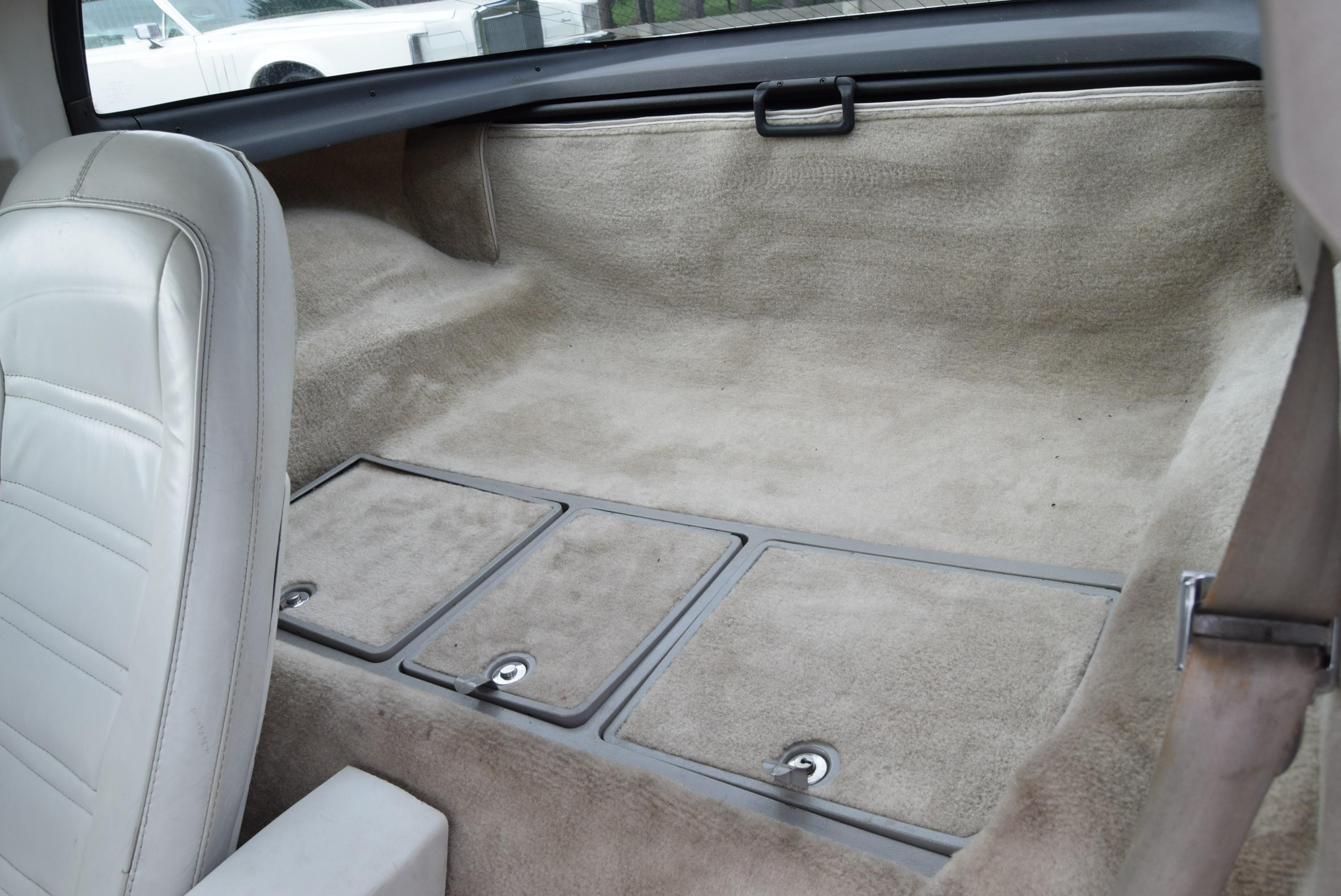 Chevrolet Corvette 5.7L V8 350CU