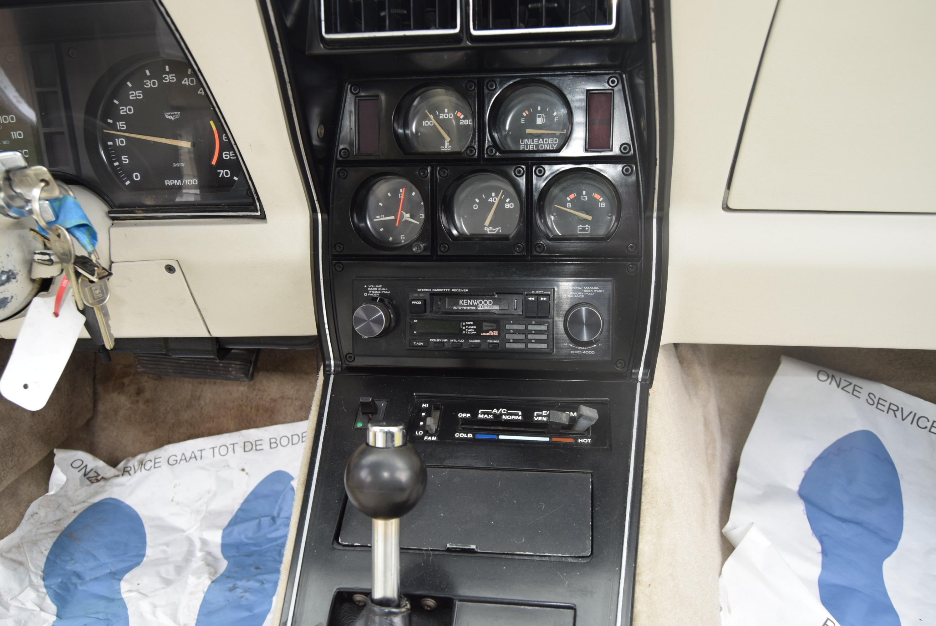 Chevrolet Corvette 5.7L V8 350CU