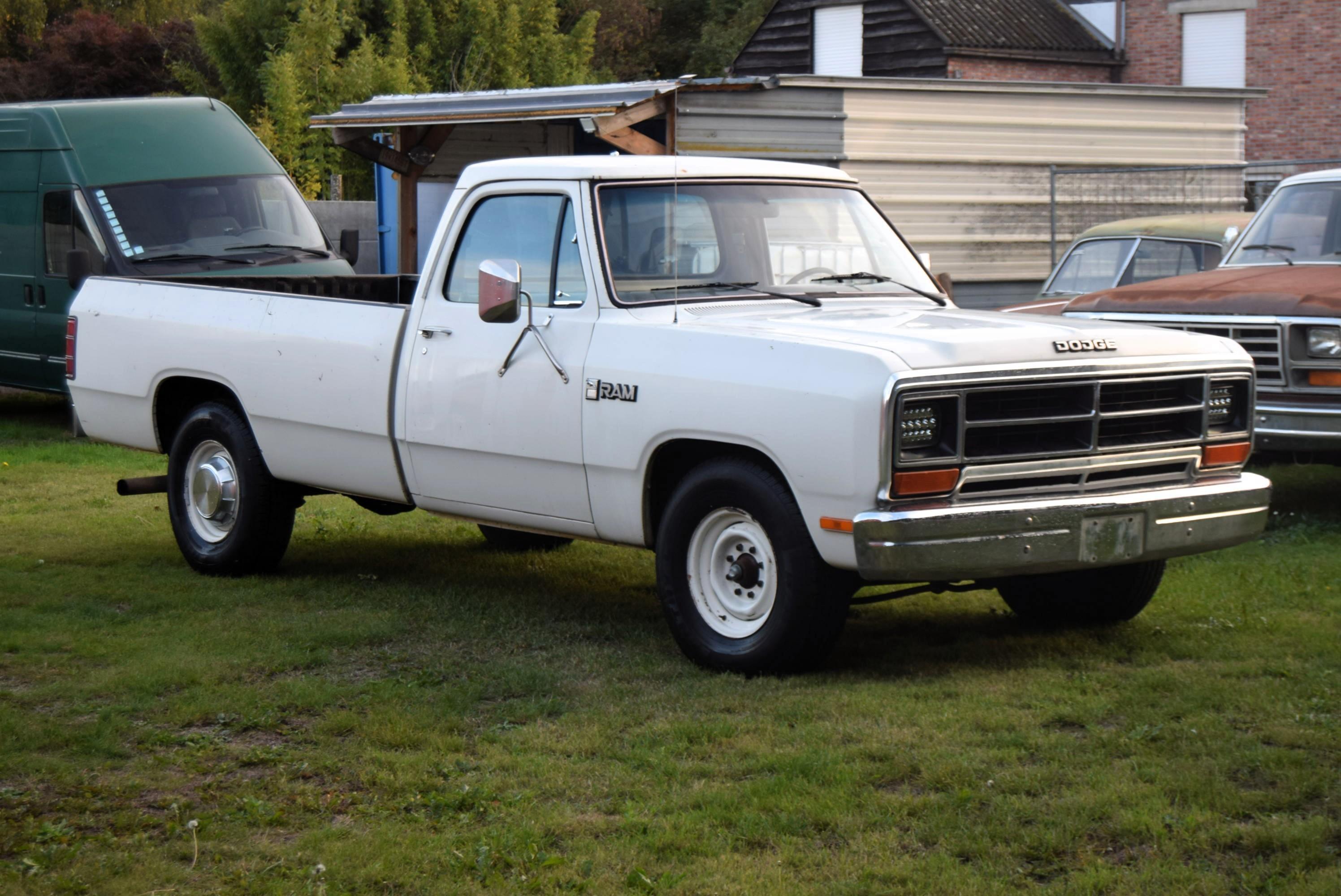 Dodge Ram 5.9L V8 360CID 