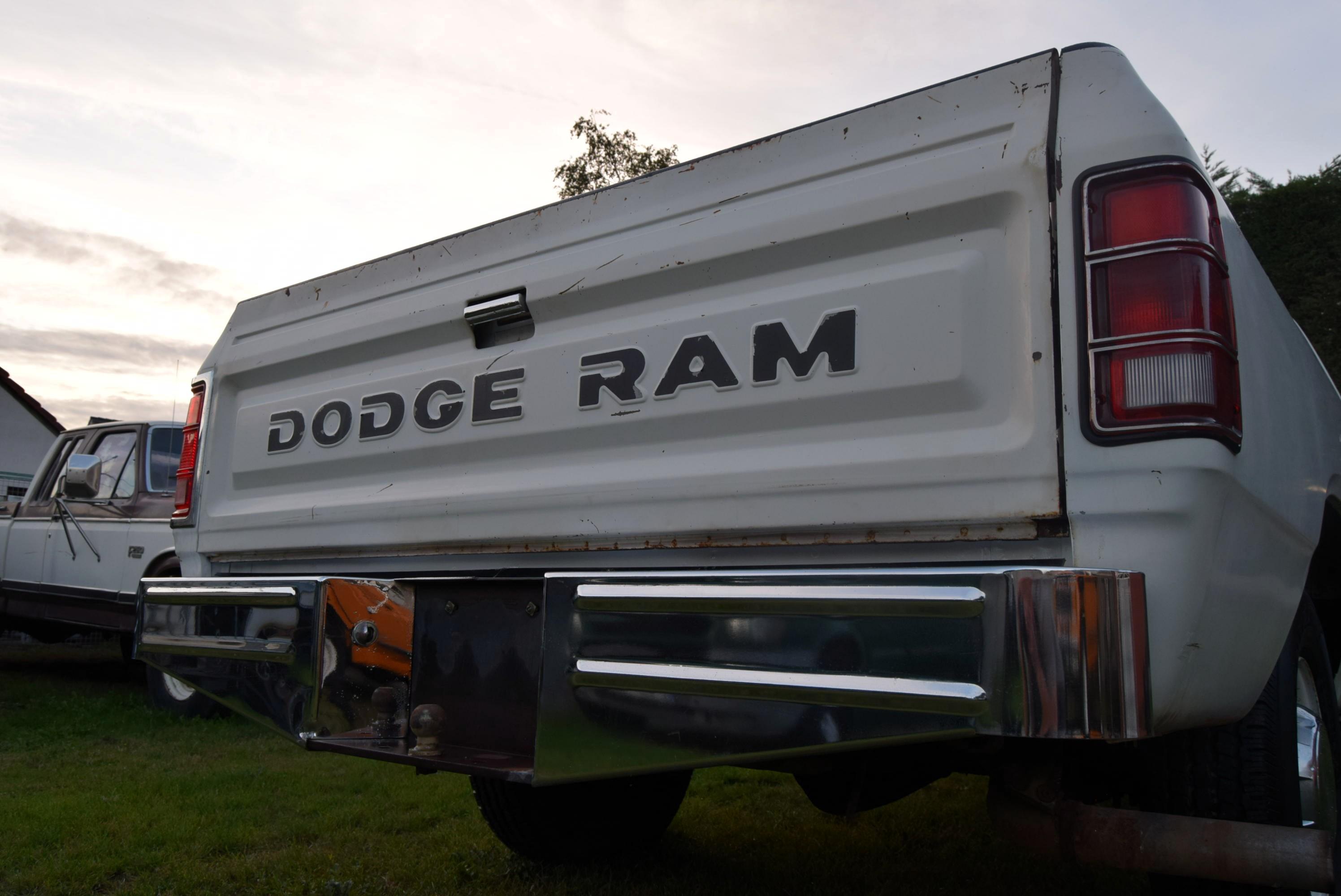 Dodge Ram 5.9L V8 360CID 